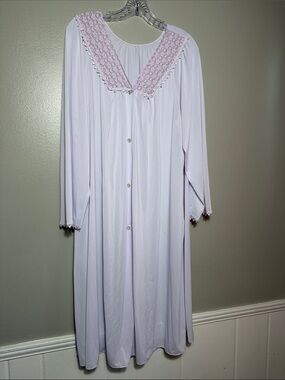 Vintage Shadowline Lavender Button-Front Lounge Robe Nightgown Medium
